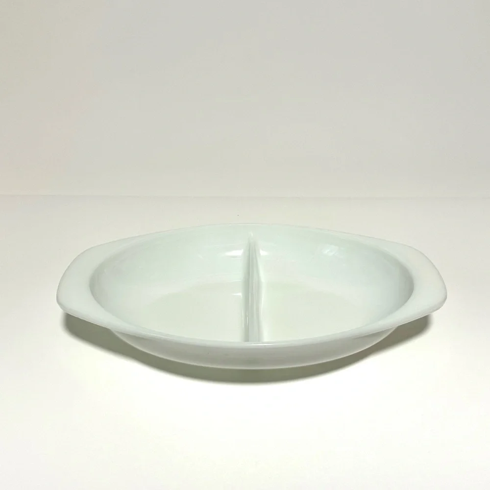 PYREX Vintage 1.5 Qt Milk Glass Divided Oval Baking Dish #1063 USA 14